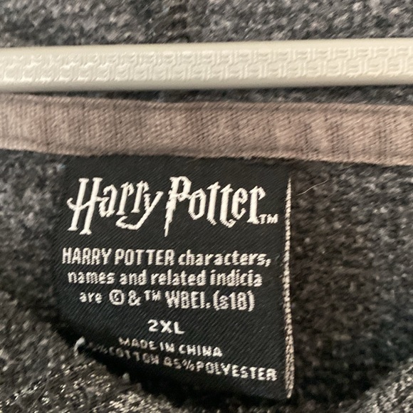 Hogwarts Hoodie - Picture 2 of 3
